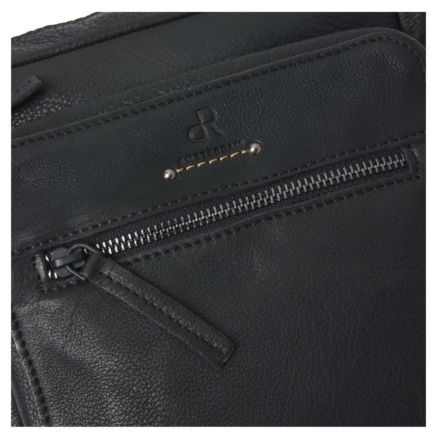 932680-black_4