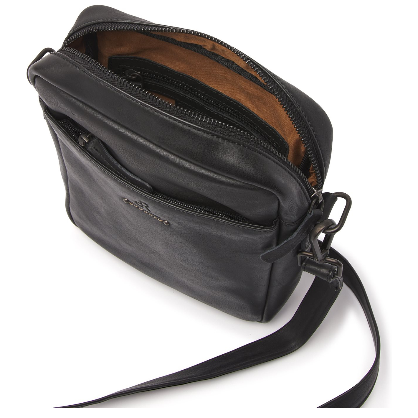 933575-black_4