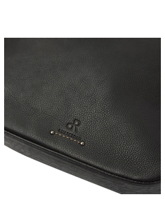 933688black_4