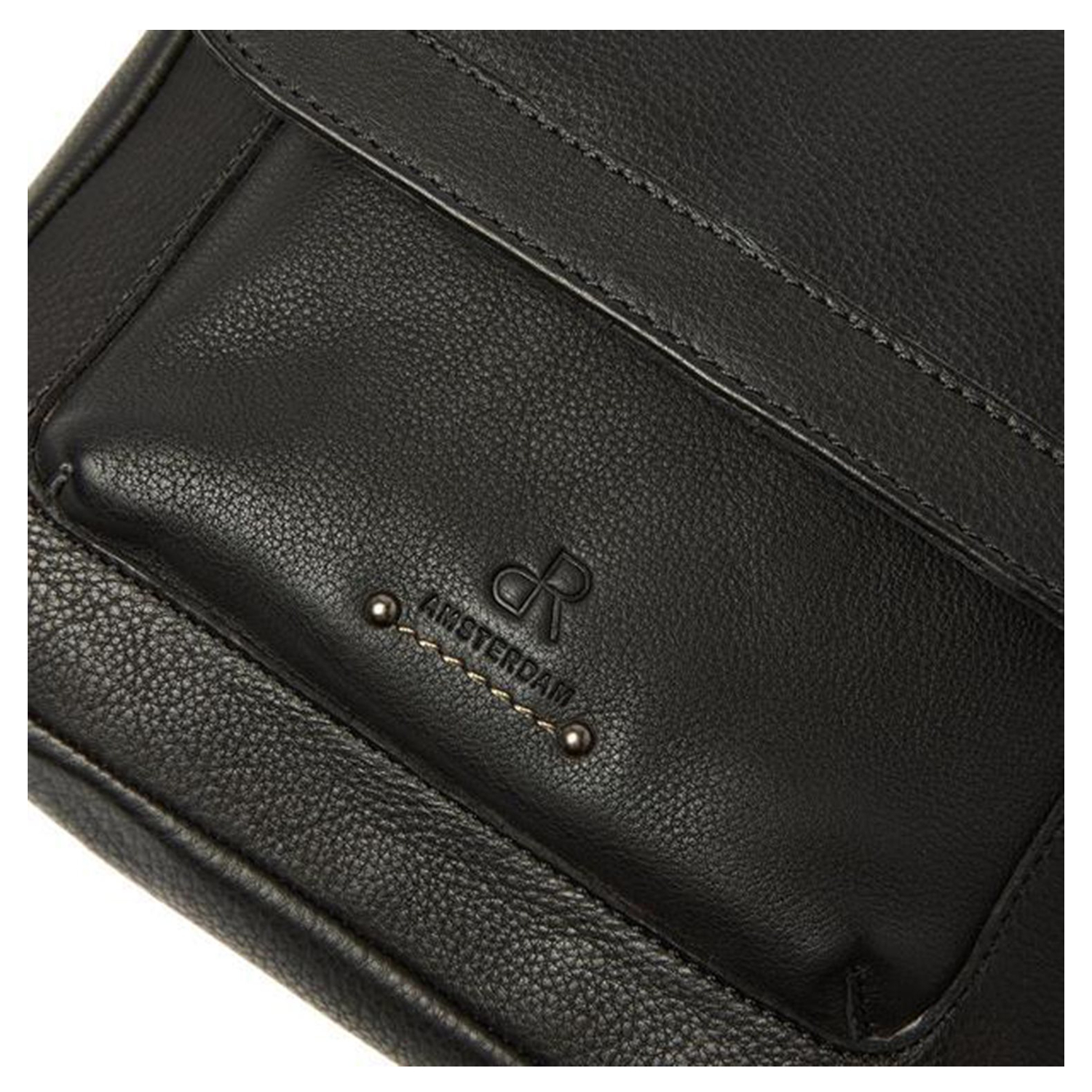 933725black_4