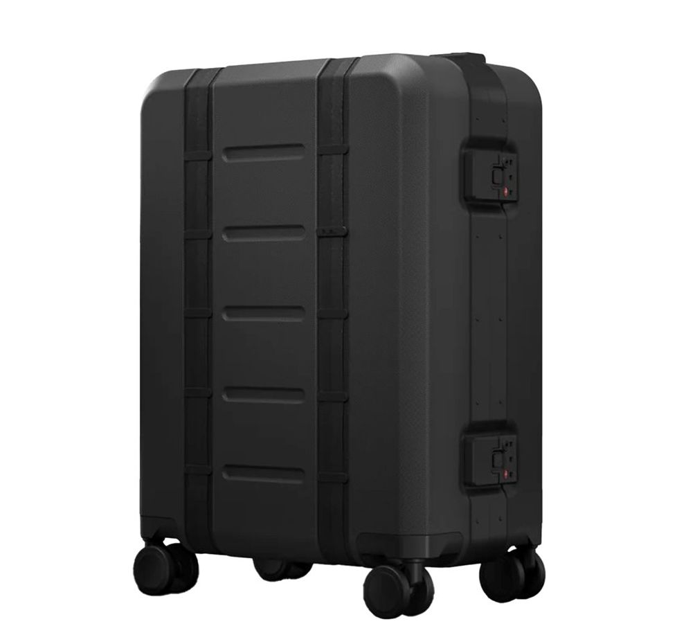 D__b__™ Ramverk Pro Carry-on, Black Out