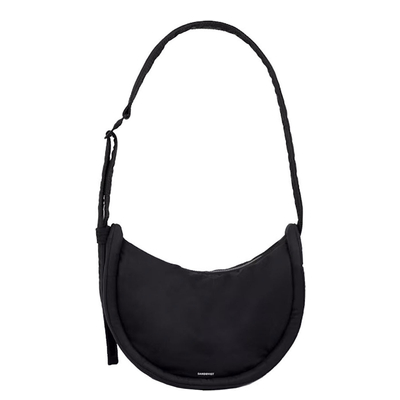 Sandqvist Curve Crossbody Round S black